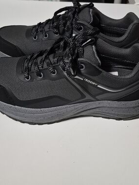 Women's Size 9 Waterproof Trail Running Shoes